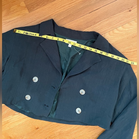 Women’s Cropped Green Suit Jacket - Picture 9 of 11